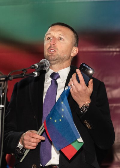 Кметът на Белица пред Льо Монд: Обичаме Пеевски! (ВИДЕО)