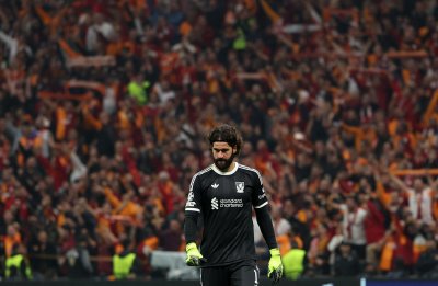 Вратарят на Ливърпул Алисон Бекер заяви че целият отбор продължава