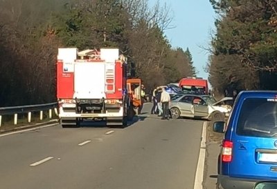 65-годишна жена е с опасност за живота след катастрофа