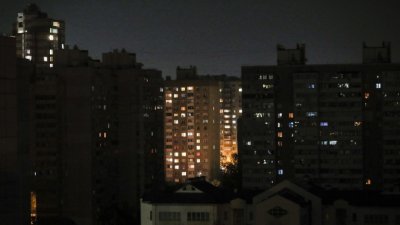 Половин Киев остана на тъмно след руските атаки