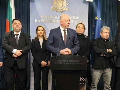 Решено! Парламентът прие единодушно оставката на кабинета 