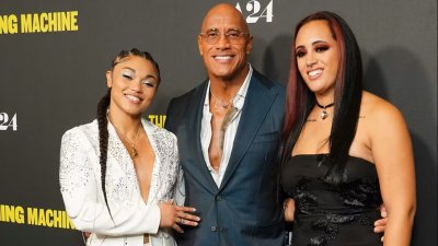 Най голямата дъщеря на Дуейн Скалата Джонсън Симон Джонсън току