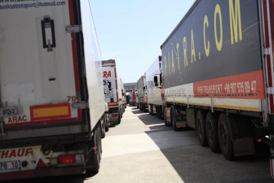 Шофьор почина в кабината на камиона си на „Капитан Андреево“ след удар в ограда