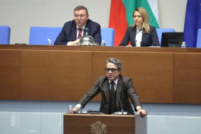 Биков: Оставането на ГЕРБ във властта щеше да е вредно