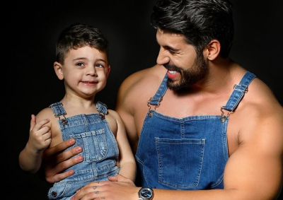 Тунчер синът на Фики е първокласник в китайско училище похвали