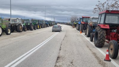 Гръцките фермери блокират границите за "неопределено време"