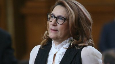Буруджиева: Оставката на правителството дава възможности за прегрупиране на силите