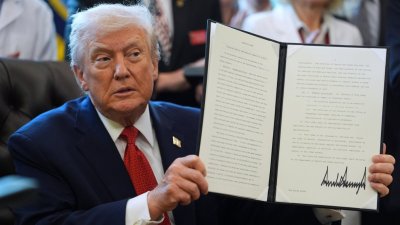 Рекордни 901 млрд. долара! Тръмп подписа бюджета за отбрана на САЩ за 2026 година