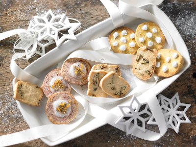 Продукти350 г брашно½ ч л бакпулвер140 г захар1 щипка сол150 г