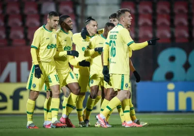 Лудогорец победи рутинно с 3 1 Септември в двубой от