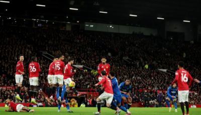 Луд мач на "Трафорд": 100 минути, осем гола и няколко подобрени рекорда!