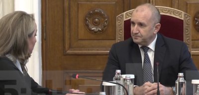 НА ЖИВО: ГЕРБ-СДС на консултации при президента Румен Радев