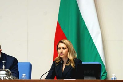 Обрат в плановете: Редовен, не удължителен бюджет влезе в пленарна зала 