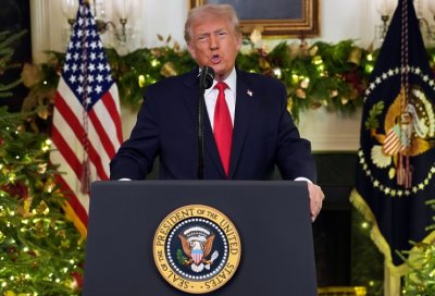 Тръмп сложи подпис - марихуаната да е по-малко опасно вещество 