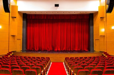 В 12 без 5 Мариан Бачев обяви ударно конкурси за нови директори на театри и опери