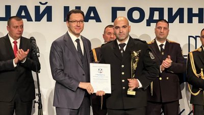 Жандармеристът, спасил болна жена в паднала в реката кола, е полицай на годината