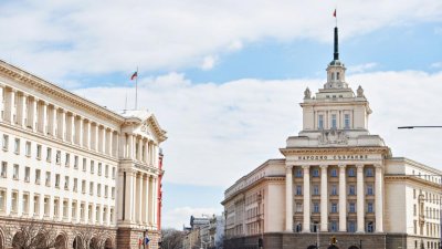 СВЕЖА НИША: 40% искат нова партия