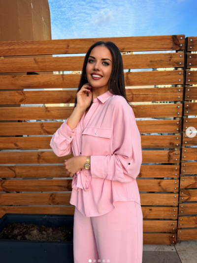 Веселка Маринова която стана популярна  след участието си в миналия