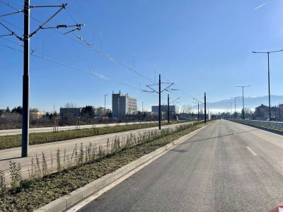 Бавно, но славно: Пуснаха движението по новия бул. "Рожен" (СНИМКИ)