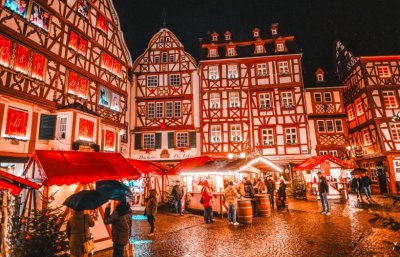 Германските власти съобщиха че са арестували петима мъже по подозрение