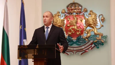 Харалан Александров: Президентската униформа на Радев вече му е тясна