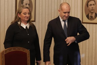 Иван Сотиров за цирка със Сачева: Радев е мъж на жена си, какъв сексизъм? 