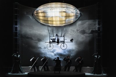 "Влюбеният дирижабъл" на Диана Добрева и Александър Секулов потегли на път