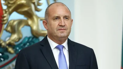 Радев продължава консултациите с АПС и МЕЧ по график