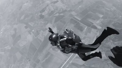 Парашутистка осъди военното министерство, командирът я хокал пред строя