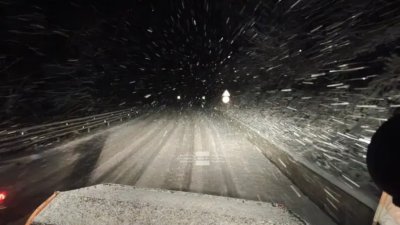 Люто: 30 часа вали сняг на прохода "Шипка", има опасност от "черен лед" (СНИМКИ)