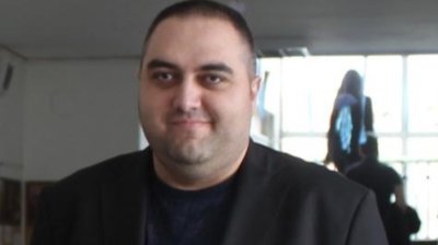 На директора на 138-о училище му прилоша в съда, докато решават съдбата му 