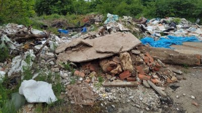 Цилиндричен метален предмет наподобяващ взривно устройство е намерен вчера на