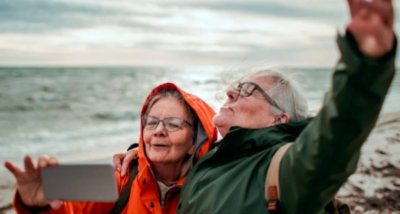 Срещу самотата: Пенсионери в Швеция масово се записват в университети