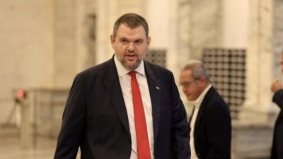 Лидерът на ДПС Ново начало Делян Пеевски обвини Продължаваме промяната