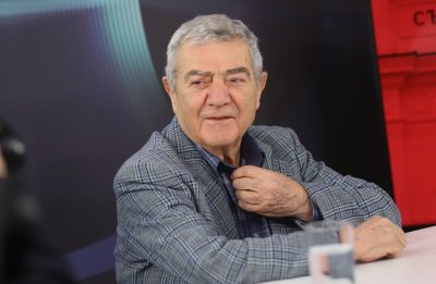 Стефан Цанев: Всички партии работят една против друга