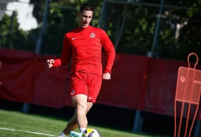 Българският национал Андриан Краев бе титуляр при успеха на неговия Апоел Тел