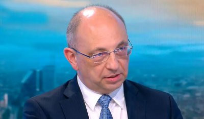 Ники Василев сипе още критика: Прекалиха с "дядоколедовския бюджет", прахосници