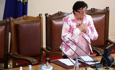 Мика Зайкова пред Lupa.bg: Има риск от скок на цените, увеличаване на дълговете и замразяване на пенсиите 