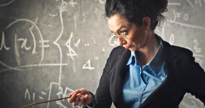 Къде е грешката? Системата ни произвежда 4 пъти повече от нужните учители