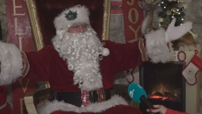 В Йерусалим дядо Коледа пристигна на камила 