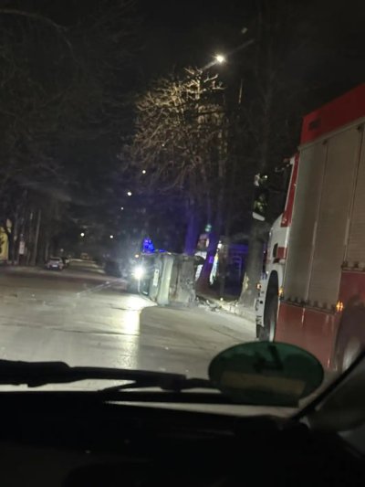 Кола се обърна в столичния квартал "Надежда" 