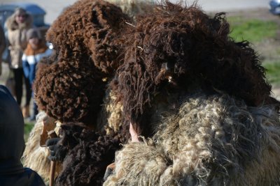 Благоевград бе обвит от магията на кукерските традиции в последния