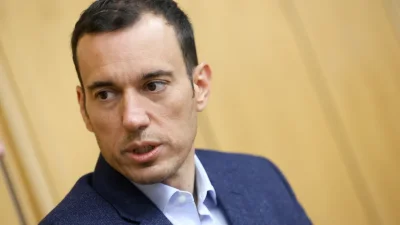 Терзиев се отчита с тротоари за токчета