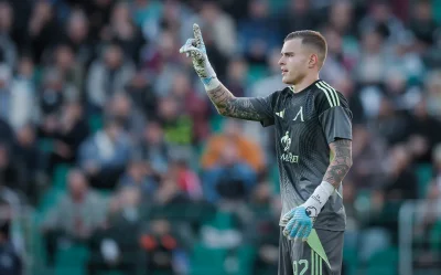 Титулярният вратар на Левски Светослав Вуцов е желан от украинския