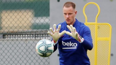 Тер Стеген сменя Барса с опашкар