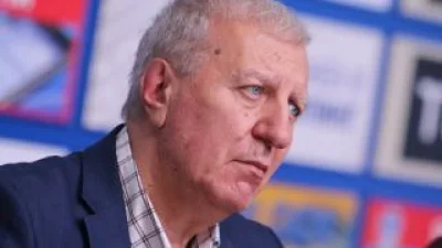Бившият президент на ЦСКА Александър Томов ще спасява намиращия се