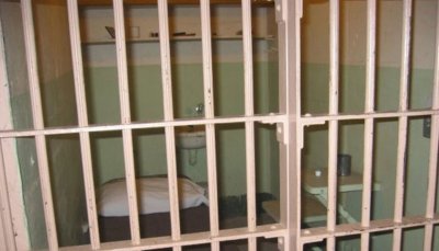 Мъж наводни ареста в Кърджали