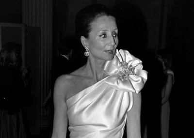 Модната дизайнерка графиня Жаклин дьо Рибес известна като последната кралица