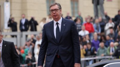 Вучич отстъпи: Ще има предсрочни избори