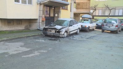 Лек автомобил се подпали днес преди обяд в Русе Инцидентът